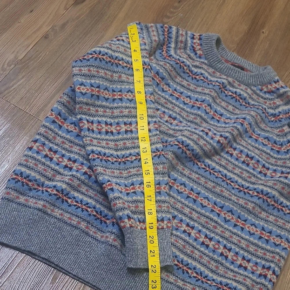 J. Crew Gray and Blue Patterned Crewneck Sweater used‎ good conditio zise L.